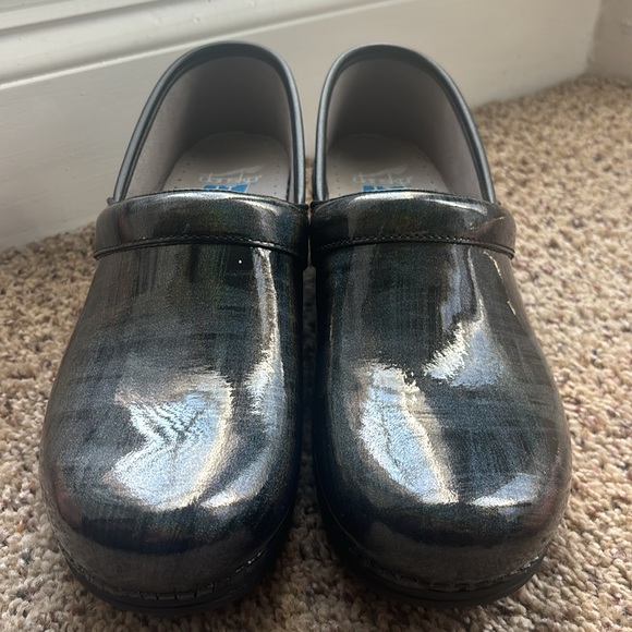 DANSKO WOMEN'S LT PROFESSIONAL METALLIC 
CLOG SIZE 41 = 10.5-11 - Picture 4 of 9